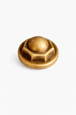 Decorazione in ottone: dado | 40-431