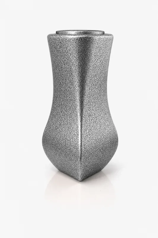 Monument Vase Aluminium Hammered Chromium – 28 x 11 cm | SKU 50-26524
