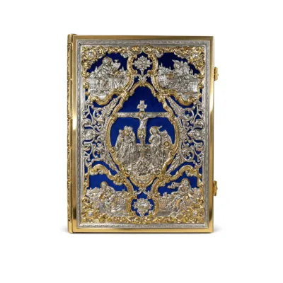 Zweifarbiges Evangeliar mit Kreuzigung und blauem Samt | 200-026